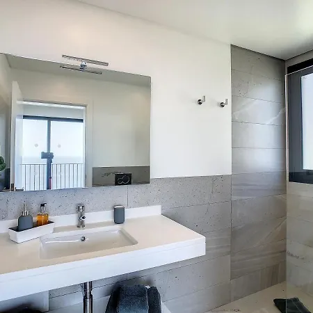 Villa Eden Sky By Lovelystay Prazeres